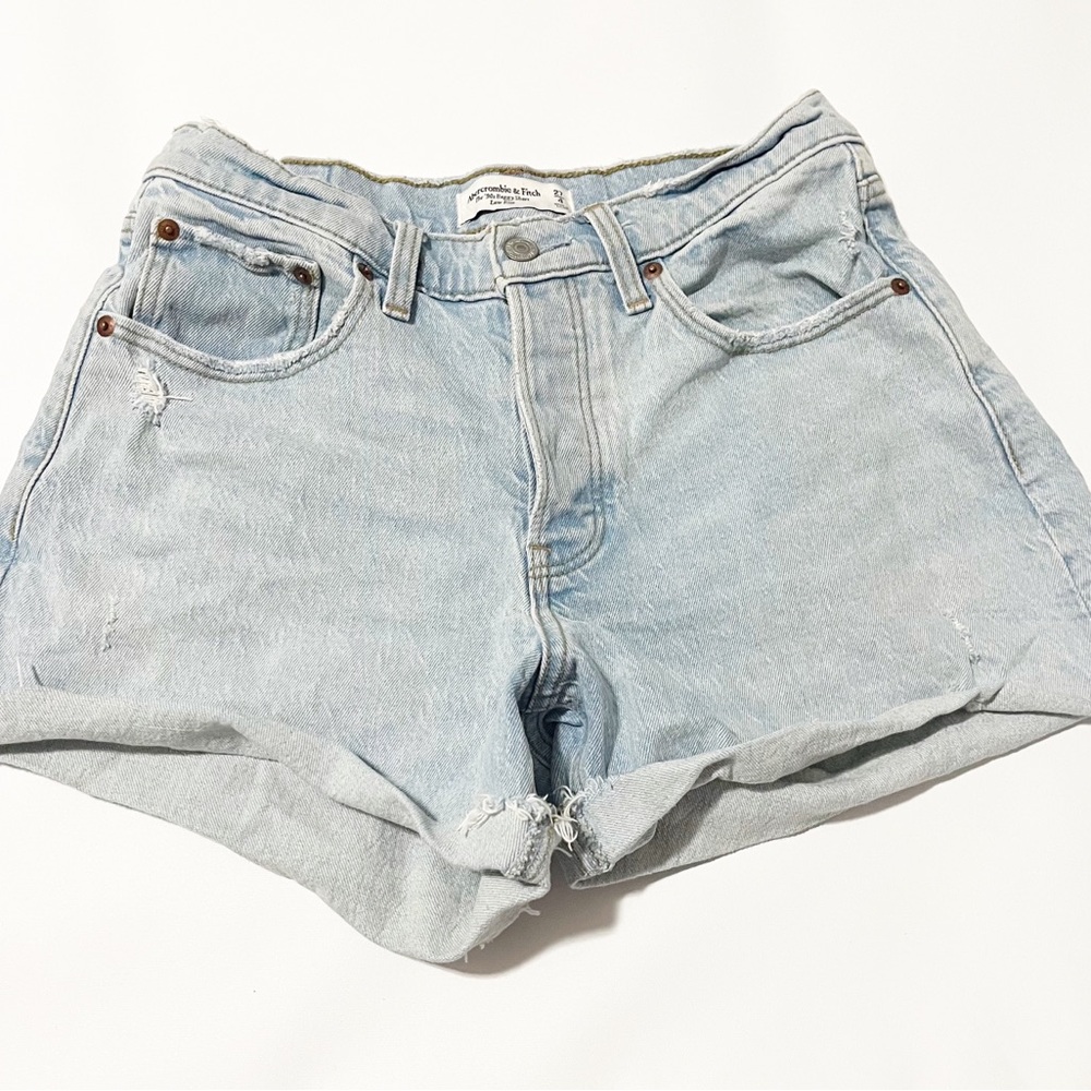 Abercrombie & Fitch the 90’s baggie low rise jean shorts